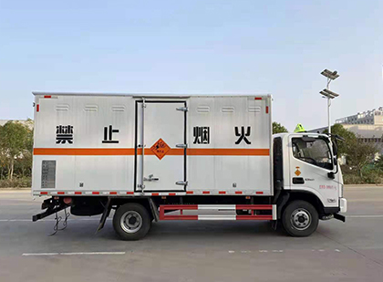 路桥爆破器材运输车