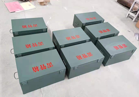 路桥炸药箱和雷管箱一般是怎么存放的？
