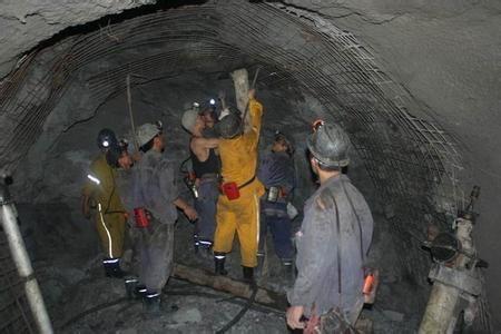 路桥工程爆破中的危险因素分析以及应对工程爆破危险的措施